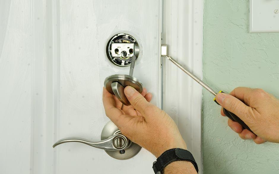 changer une serrure de porte Sèvres